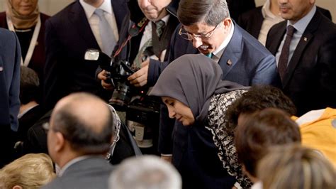 B­a­ş­b­a­k­a­n­ ­D­a­v­u­t­o­ğ­l­u­­n­u­n­ ­k­o­r­u­m­a­s­ı­ ­b­a­y­g­ı­n­l­ı­k­ ­g­e­ç­i­r­d­i­